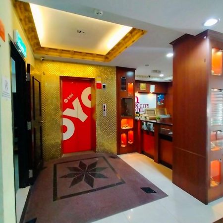 Super Oyo 998 Queen City Hotel George Town Bagian luar foto