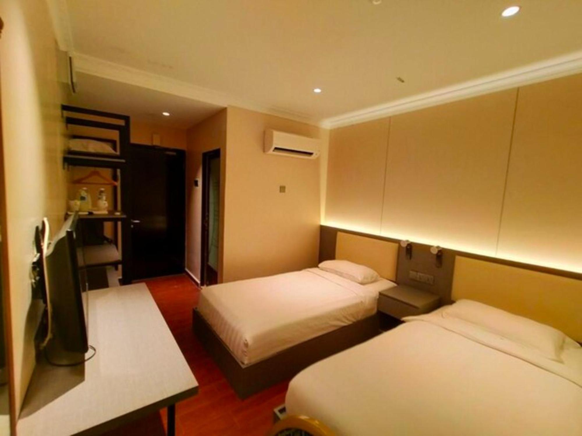 Super Oyo 998 Queen City Hotel George Town Bagian luar foto